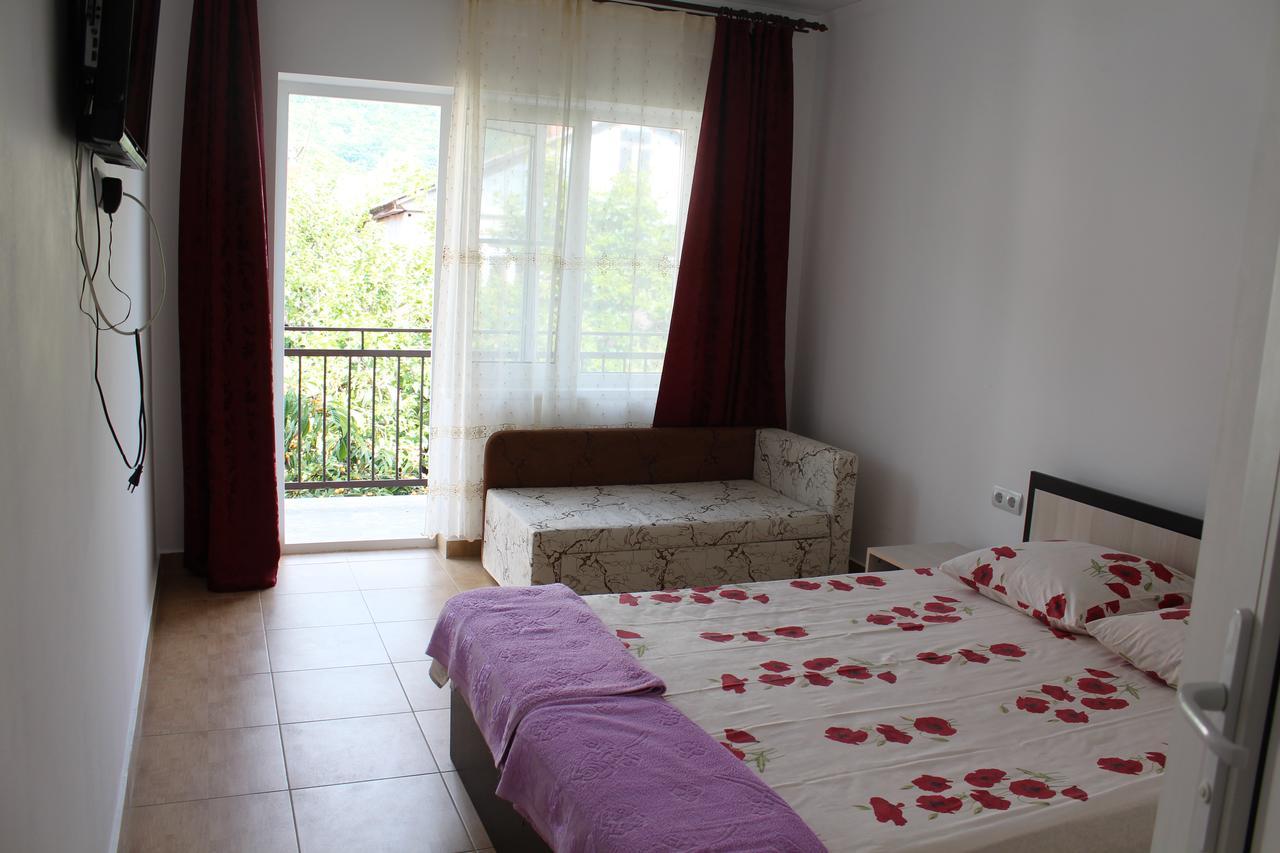 Guest House U Aleny Gagry Exterior photo