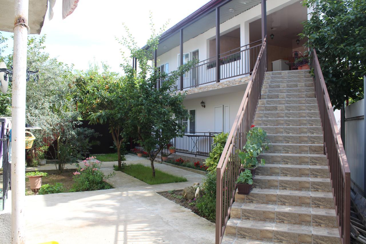 Guest House U Aleny Gagry Exterior photo